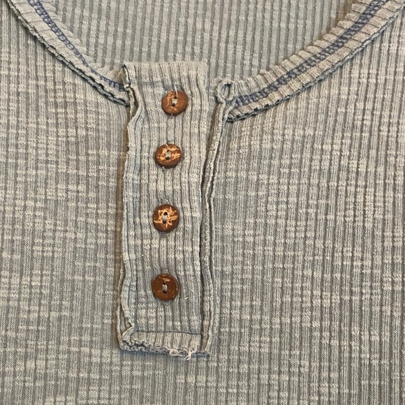 Blue Sleeveless Ribbed Top - Picture 2 of 6